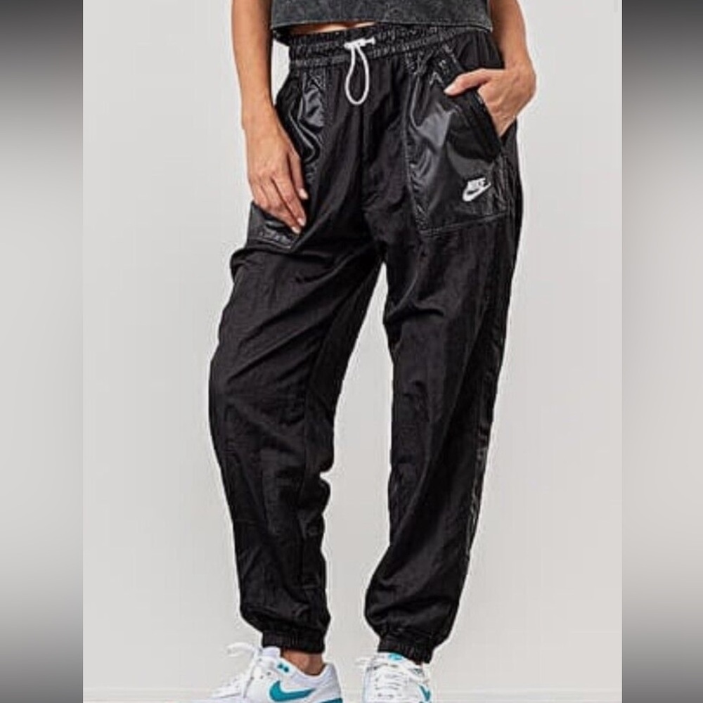 Nike Sportswear Woven Cargo Pants Women Small Black Zip Pockets Cinch Waist Gym